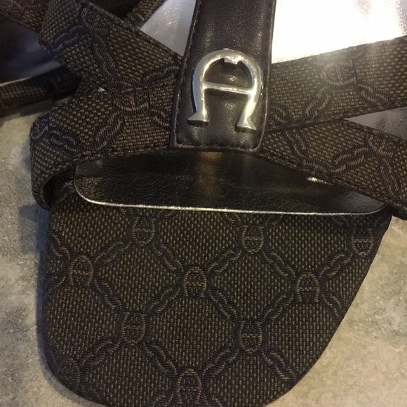 Signature Etienne Aigner Heels - Picture 2 of 3